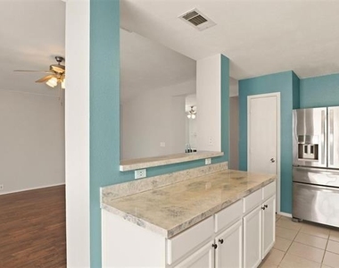 2201 Tailburton Court - Photo Thumbnail 8