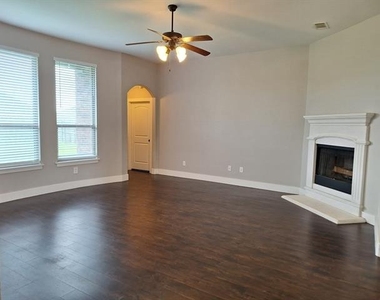 11607 Michele Drive - Photo Thumbnail 3