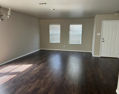 1717 Grassy View Drive - Photo Thumbnail 13