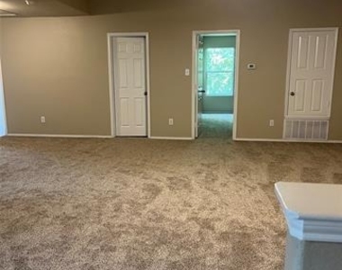 1717 Grassy View Drive - Photo Thumbnail 7