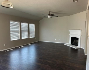 1717 Grassy View Drive - Photo Thumbnail 22