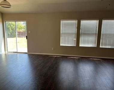 1717 Grassy View Drive - Photo Thumbnail 21
