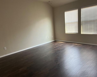 1717 Grassy View Drive - Photo Thumbnail 24