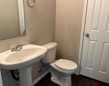 1717 Grassy View Drive - Photo Thumbnail 33