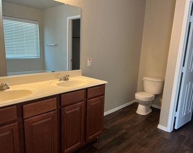 1717 Grassy View Drive - Photo Thumbnail 27