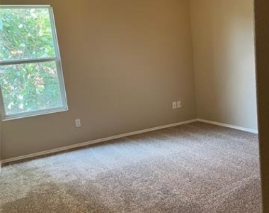 1717 Grassy View Drive - Photo Thumbnail 1