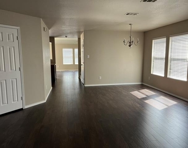 1717 Grassy View Drive - Photo Thumbnail 14