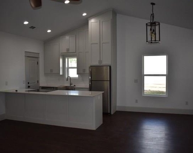 1216 W Nelson Street - Photo Thumbnail 1