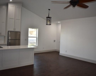1216 W Nelson Street - Photo Thumbnail 3