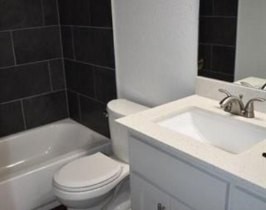 1216 W Nelson Street - Photo Thumbnail 16