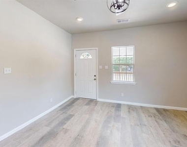 2209 Wellington Street - Photo Thumbnail 6