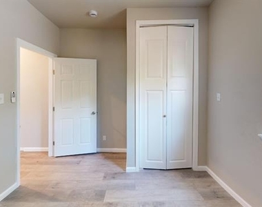 2209 Wellington Street - Photo Thumbnail 14