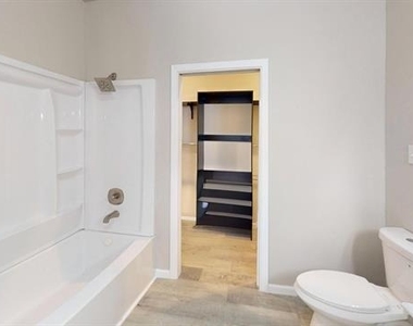 2209 Wellington Street - Photo Thumbnail 9
