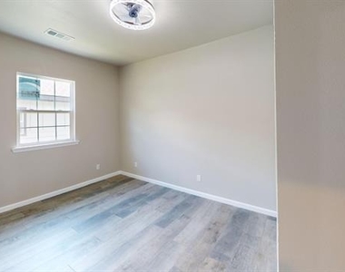 2209 Wellington Street - Photo Thumbnail 17