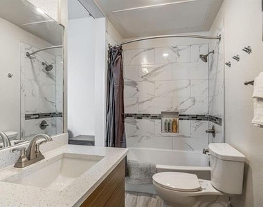 2712 Wingate Street - Photo Thumbnail 5