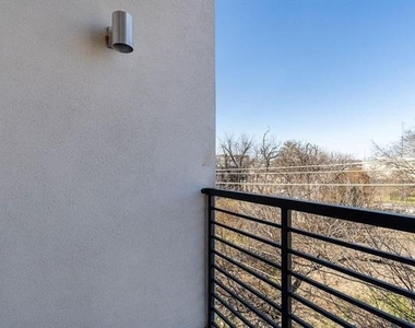 2712 Wingate Street - Photo Thumbnail 11