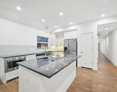 607 E Carter Street - Photo Thumbnail 4