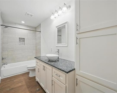 607 E Carter Street - Photo Thumbnail 15