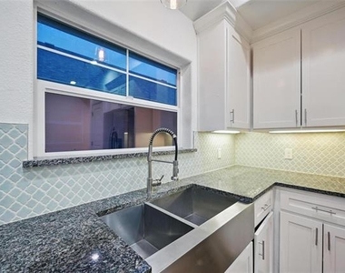607 E Carter Street - Photo Thumbnail 6