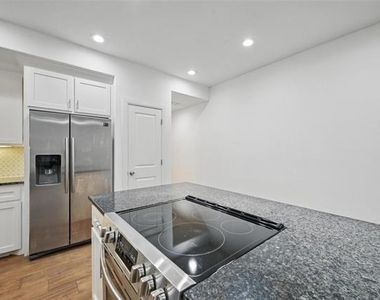 607 E Carter Street - Photo Thumbnail 5