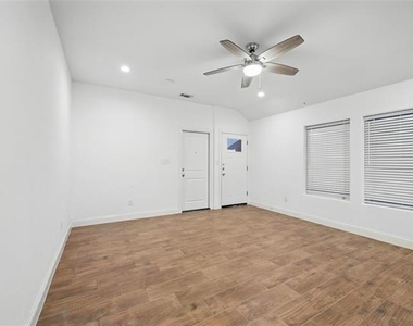 607 E Carter Street - Photo Thumbnail 7