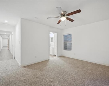607 E Carter Street - Photo Thumbnail 8