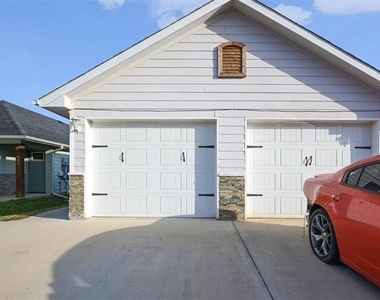 607 E Carter Street - Photo Thumbnail 20