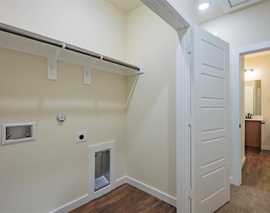 645 Wheatfield Drive - Photo Thumbnail 4
