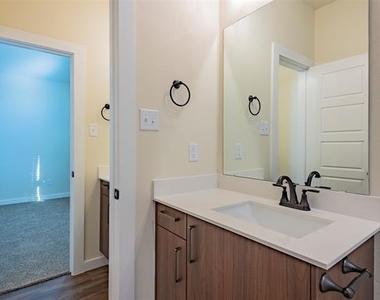 645 Wheatfield Drive - Photo Thumbnail 11