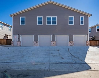 645 Wheatfield Drive - Photo Thumbnail 12
