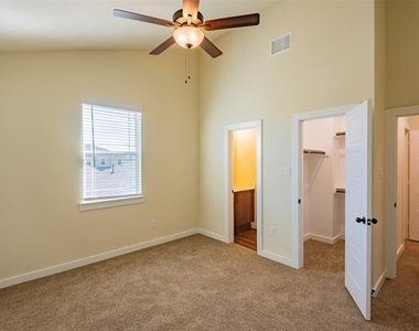 645 Wheatfield Drive - Photo Thumbnail 8