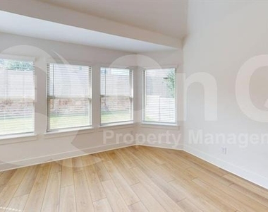 2950 Frederick Drive - Photo Thumbnail 3