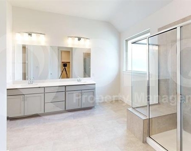 2950 Frederick Drive - Photo Thumbnail 5