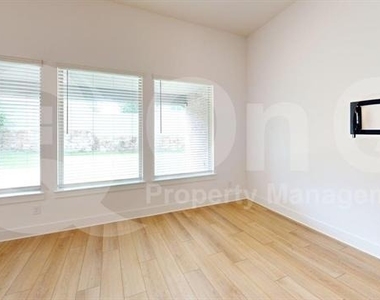 2950 Frederick Drive - Photo Thumbnail 19