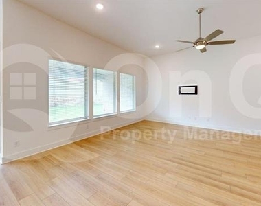 2950 Frederick Drive - Photo Thumbnail 22