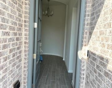 9313 Winding Creek Drive - Photo Thumbnail 12