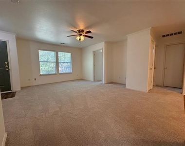 414 N Jackson Avenue - Photo Thumbnail 5