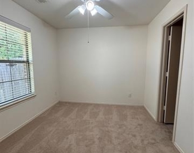 414 N Jackson Avenue - Photo Thumbnail 24