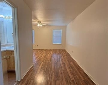 414 N Jackson Avenue - Photo Thumbnail 10