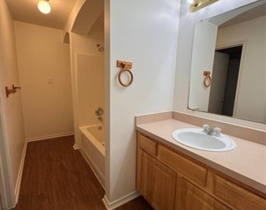 414 N Jackson Avenue - Photo Thumbnail 14