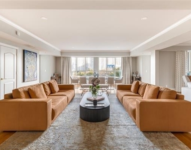 3401 Lee Parkway - Photo Thumbnail 2