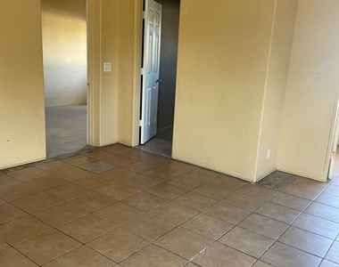 1165 E 10th Street - Photo Thumbnail 7