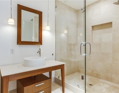 2200 Victory Avenue - Photo Thumbnail 16