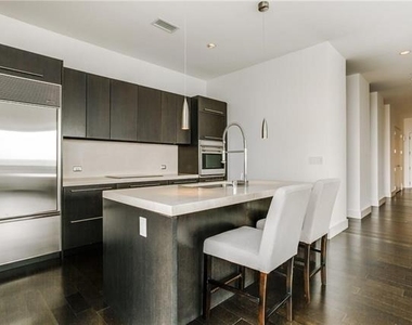 2200 Victory Avenue - Photo Thumbnail 9
