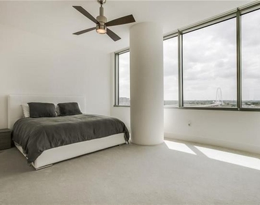 2200 Victory Avenue - Photo Thumbnail 14