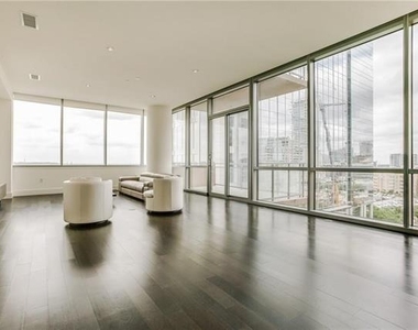 2200 Victory Avenue - Photo Thumbnail 2
