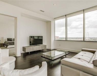 2200 Victory Avenue - Photo Thumbnail 5