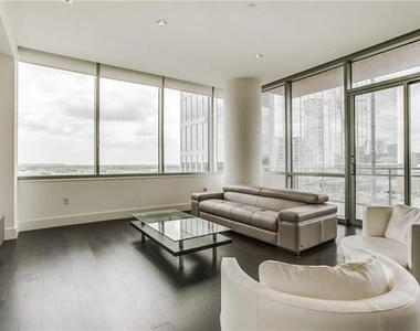 2200 Victory Avenue - Photo Thumbnail 4