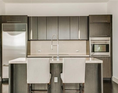 2200 Victory Avenue - Photo Thumbnail 10