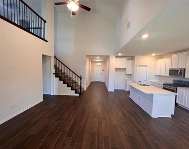 11240 Aspen Trail - Photo Thumbnail 7